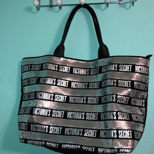 victoria’s secret huge zip up travel tote